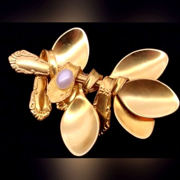 Vintage Gold Tone Spoon  Brooch and Earring Set Jewelry Utensils w/ Pearls - Picture 4 of 13